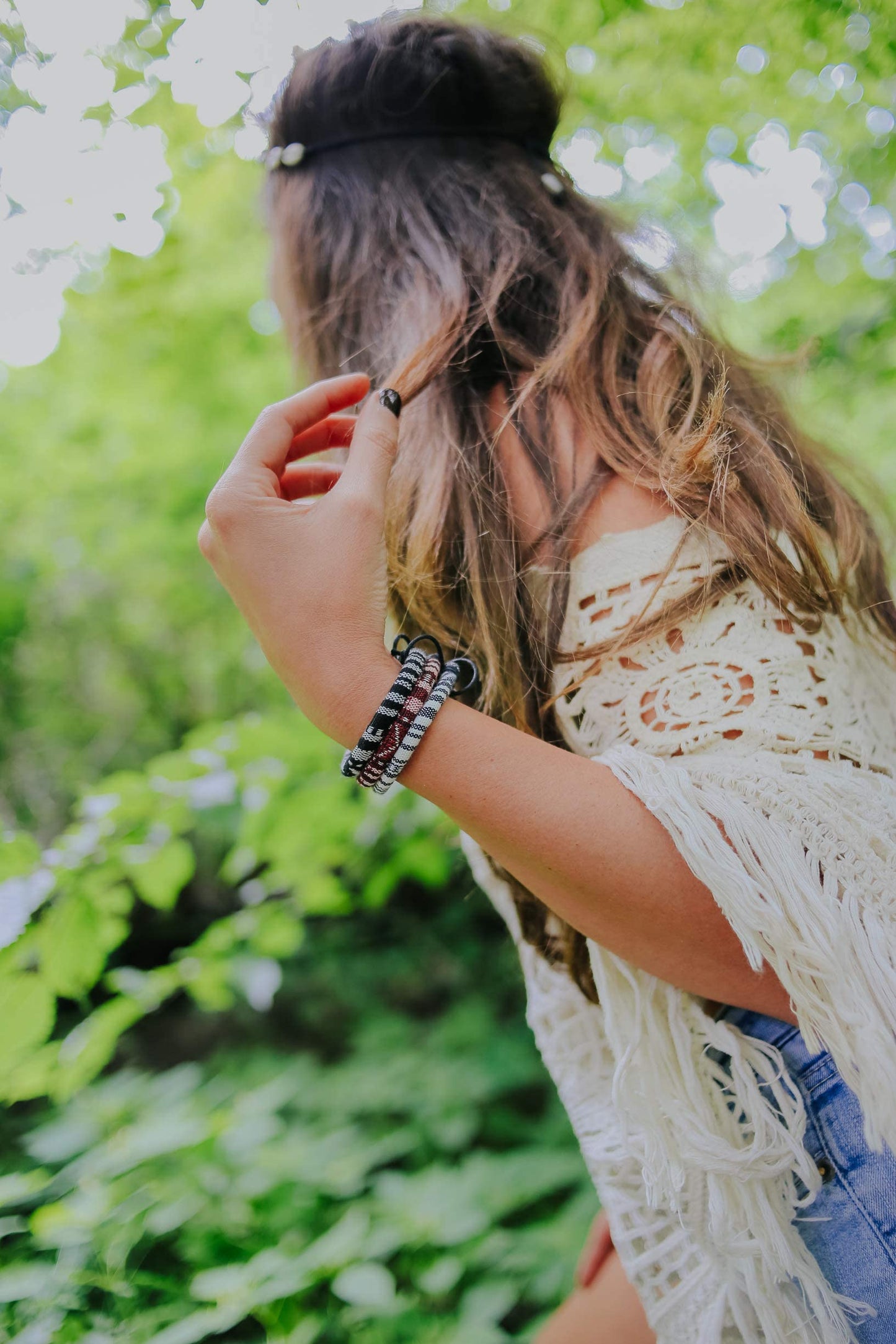 Made by Nami Pulsera Boho Surfer para Mujer y Hombre - Accesorios para Fiestas y de Playa - Hechos a Mano - 100% Resistente al Agua y Ajustable (Amarillo)